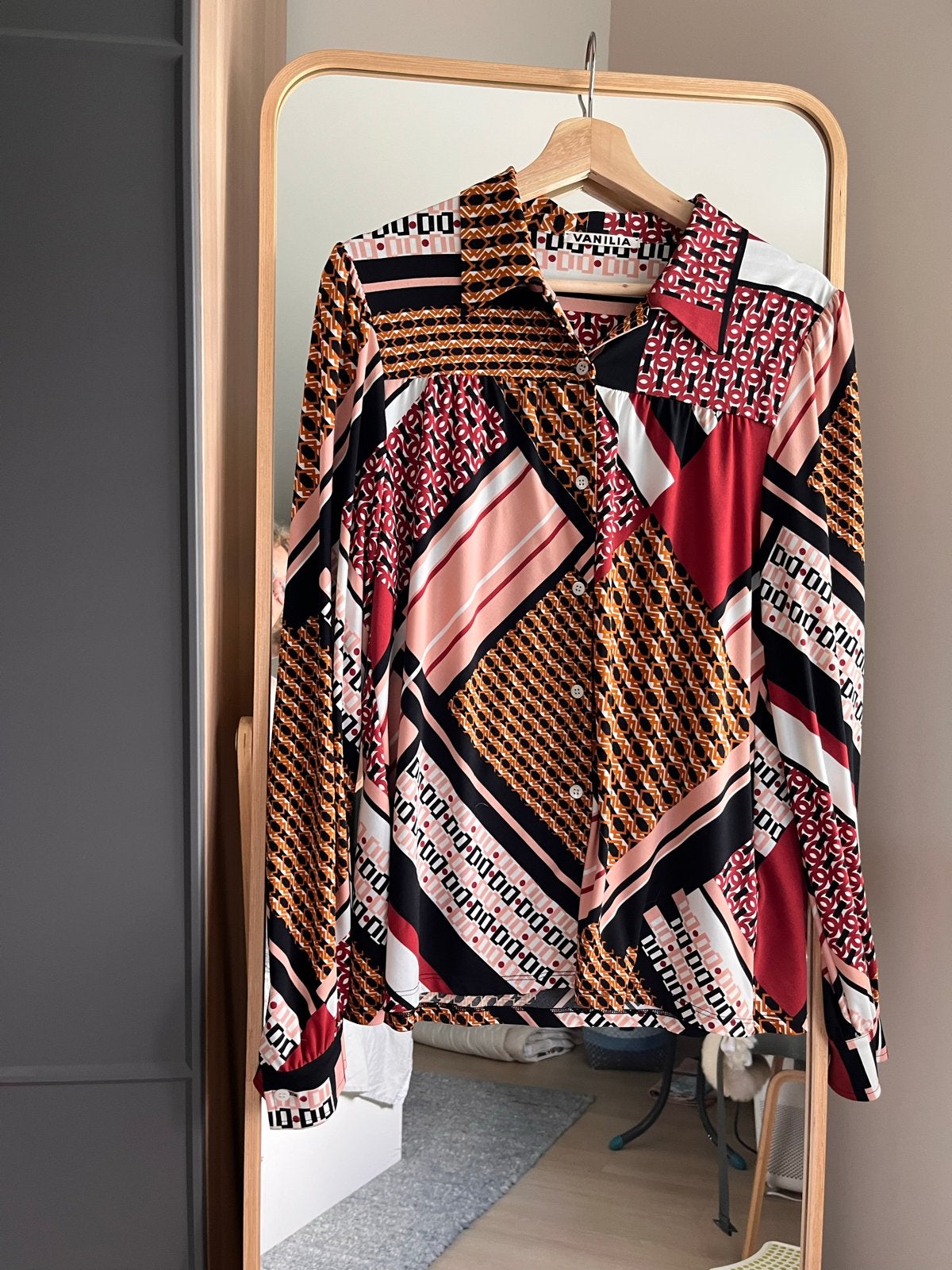 Vanilia Blouse met Geometrische Print - Maat M, Kleding | Dames, Ophalen of Verzenden, Zo goed als nieuw, Maat 38/40 (M), Meerkleurig