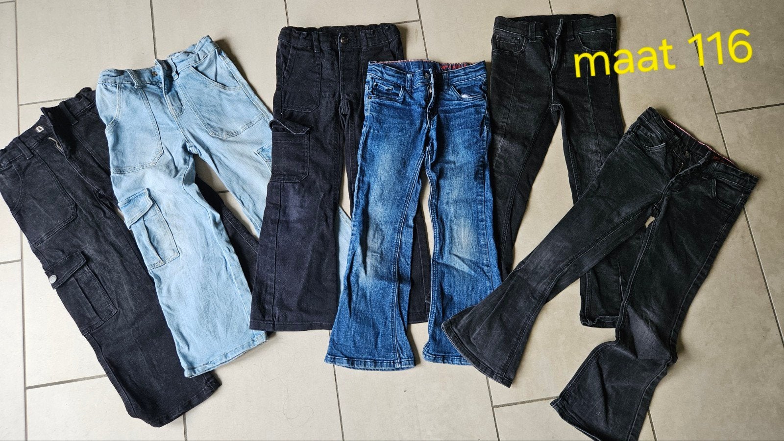 kledingpakket Hema Kinderjeans maat 116: cargo en flared, Broek, Gebruikt, Jongen of Meisje, Ophalen of Verzenden