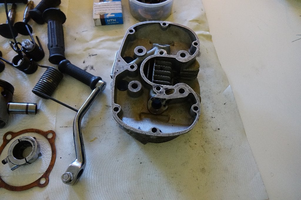 Matchless G3LS diverse onderdelen kleppen cilinderkop etc, Ophalen