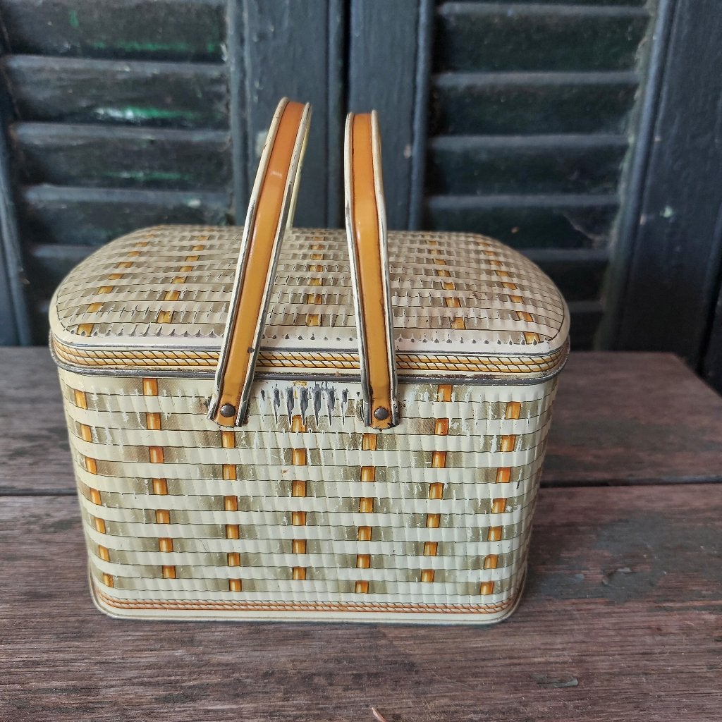 Mooi brocante blik van het Engelse Gray Dunn picknickmand, Ophalen of Verzenden, Gebruikt, Koek(jes), Overige merken