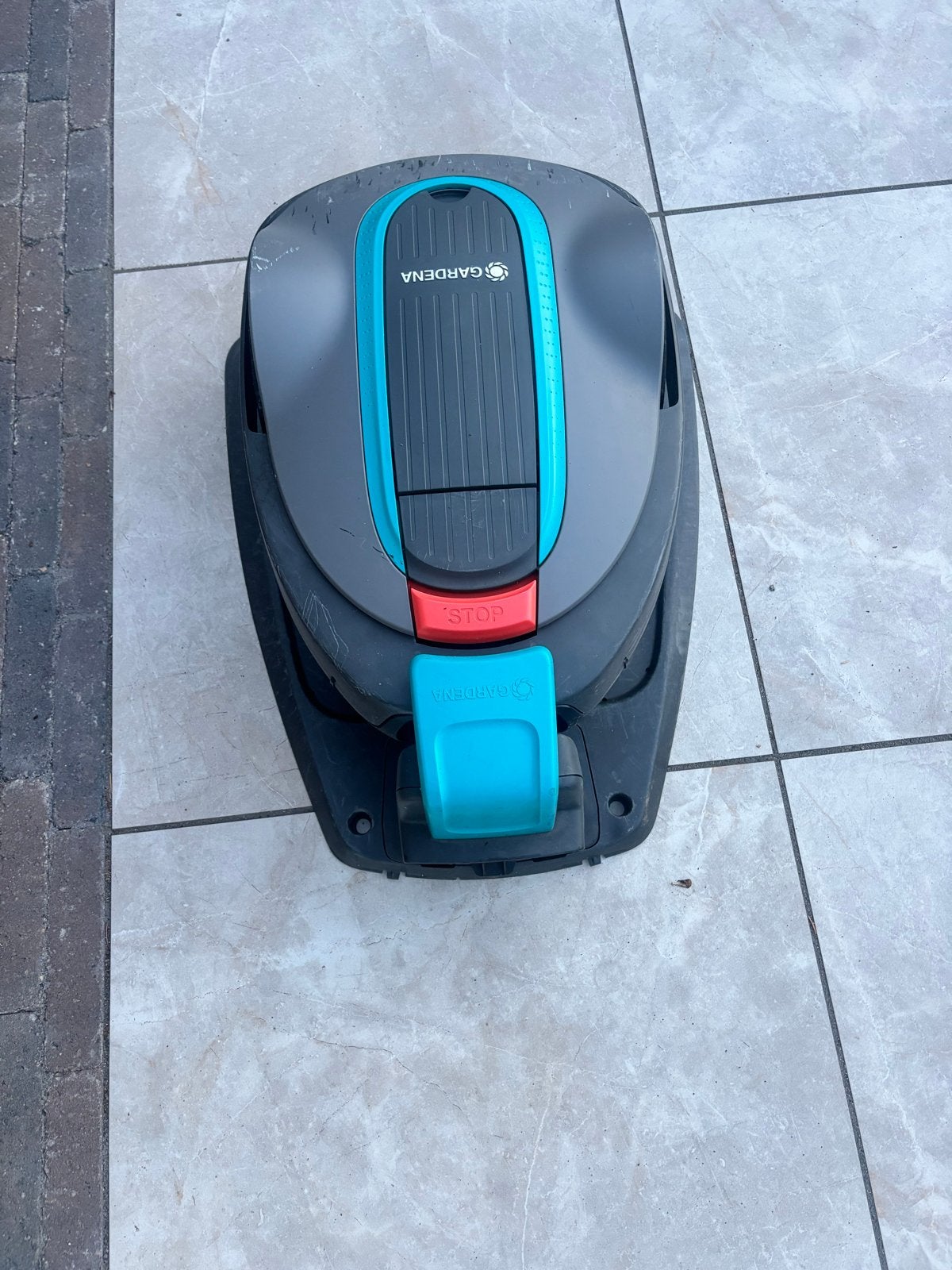 Gardena Sileno City Robotmaaier - Compleet met Accessoires, Cirkelmaaier, Gebruikt, Minder dan 30 cm, Accu-grasmaaier
