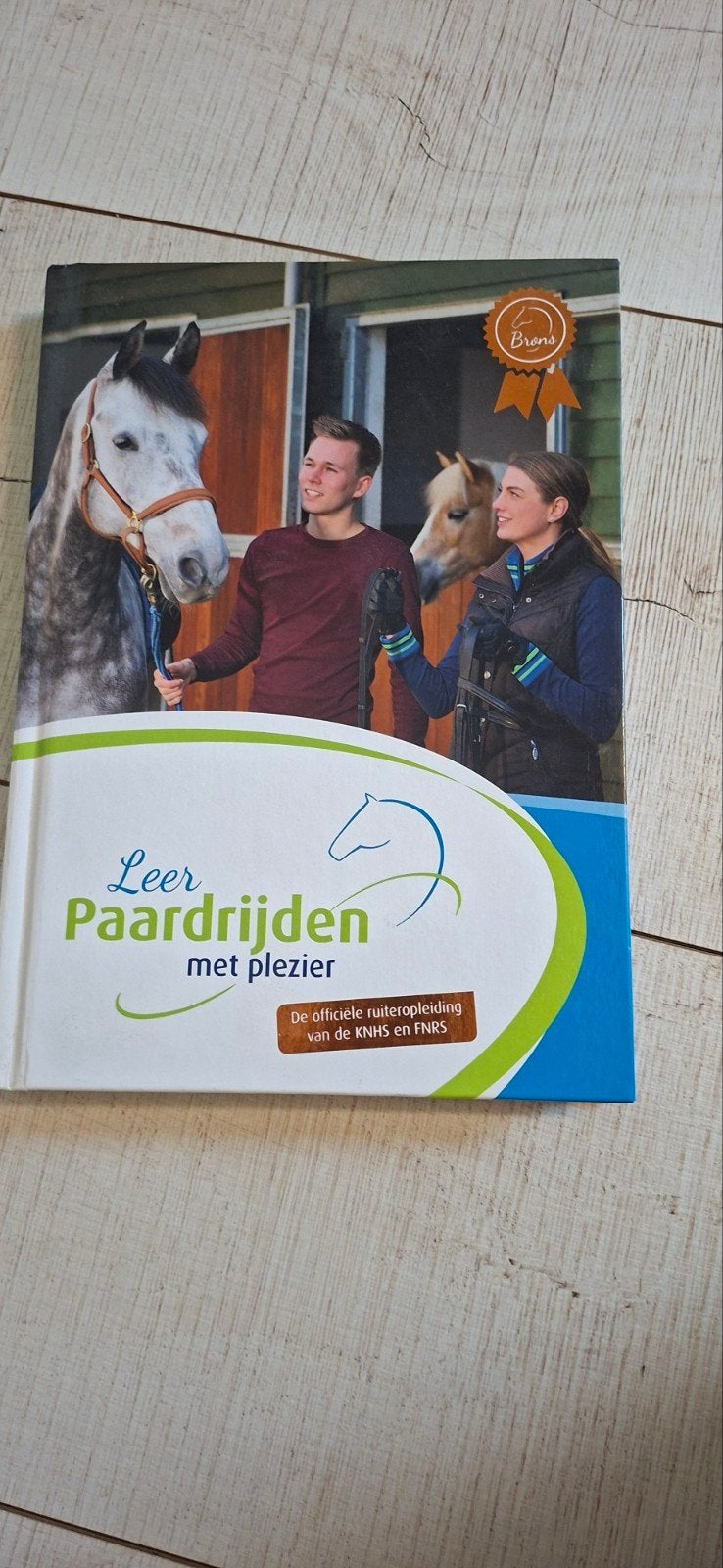 Leer Paardrijden met Plezier - OfficiÃ«le Ruiteropleiding, Ophalen, Zo goed als nieuw, KNHS en FNRs, Overige sporten