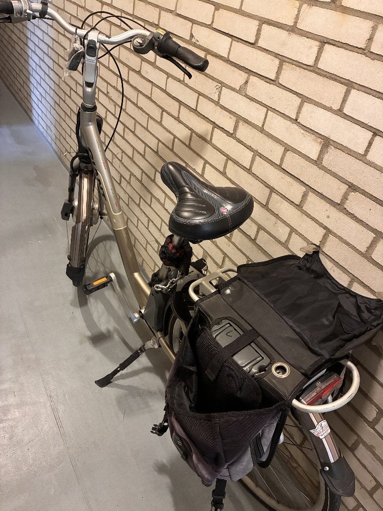 Giant elektrische fiets – motor defect –  2 accu's + lader, Ophalen, Minder dan 30 km per accu, Gebruikt, Giant