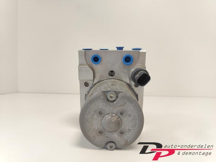 ABS Pomp van een Volkswagen Phaeton, Gebruikt, -, Volkswagen, -
