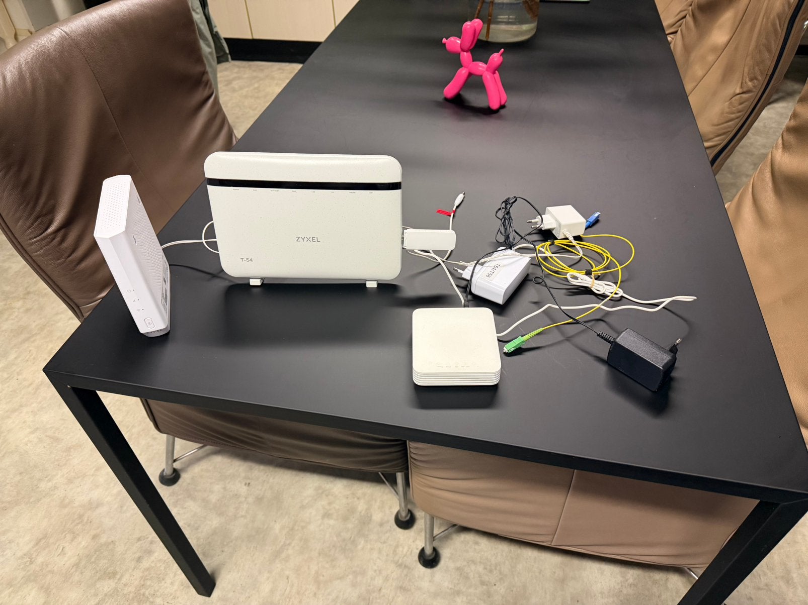 Complete Wifi 6 Set: Zyxel T-54 Router + Zyxel Wifi, Ophalen of Verzenden, Zo goed als nieuw