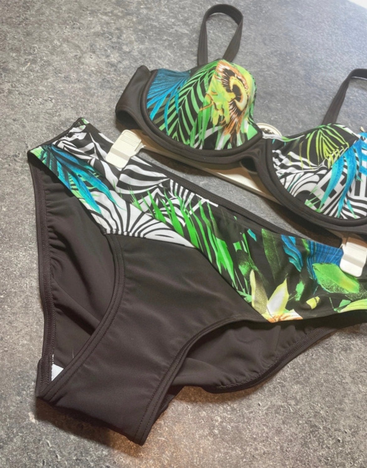 Mila Bikini Maat 38 Cup C - Nieuw met labels, Ophalen of Verzenden, Nieuw, Meerkleurig, Bikini