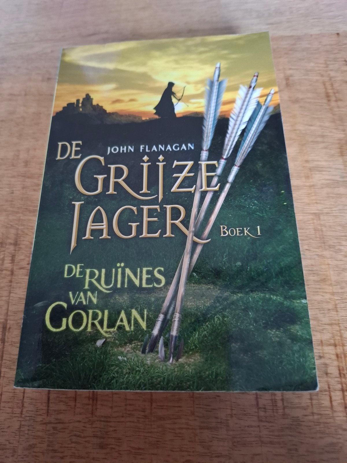 John Flanagan - De ruïnes van Gorlan, Ophalen of Verzenden, Zo goed als nieuw, John Flanagan