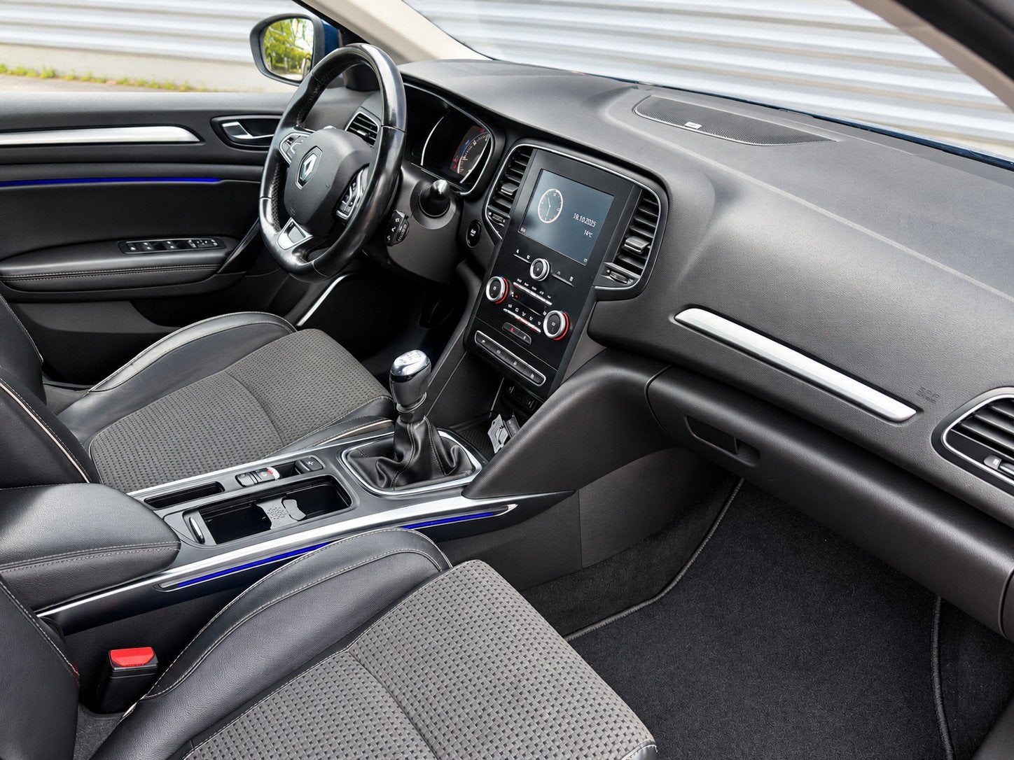 Renault Mégane Estate 1.2 TCe GT-Line BOSE NAVI | Led | Sto, Voorwielaandrijving, Gebruikt, Blauw, Leder en Stof