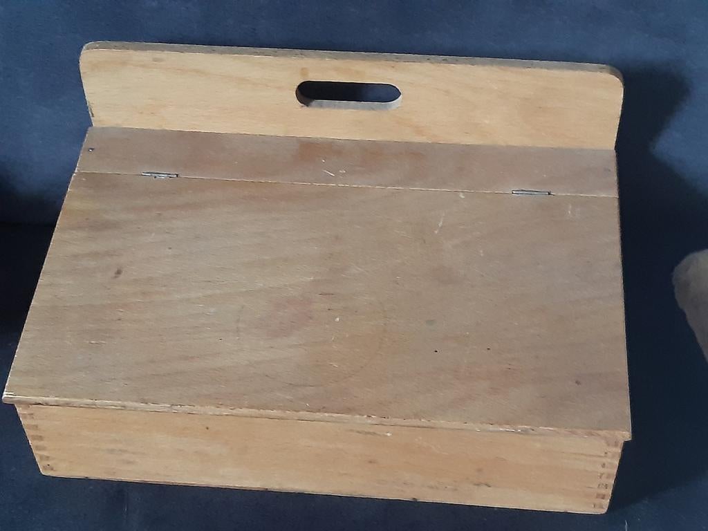 Houten klepbak,"schoenpoetsdoos" stoer brocante ,sober, Ophalen