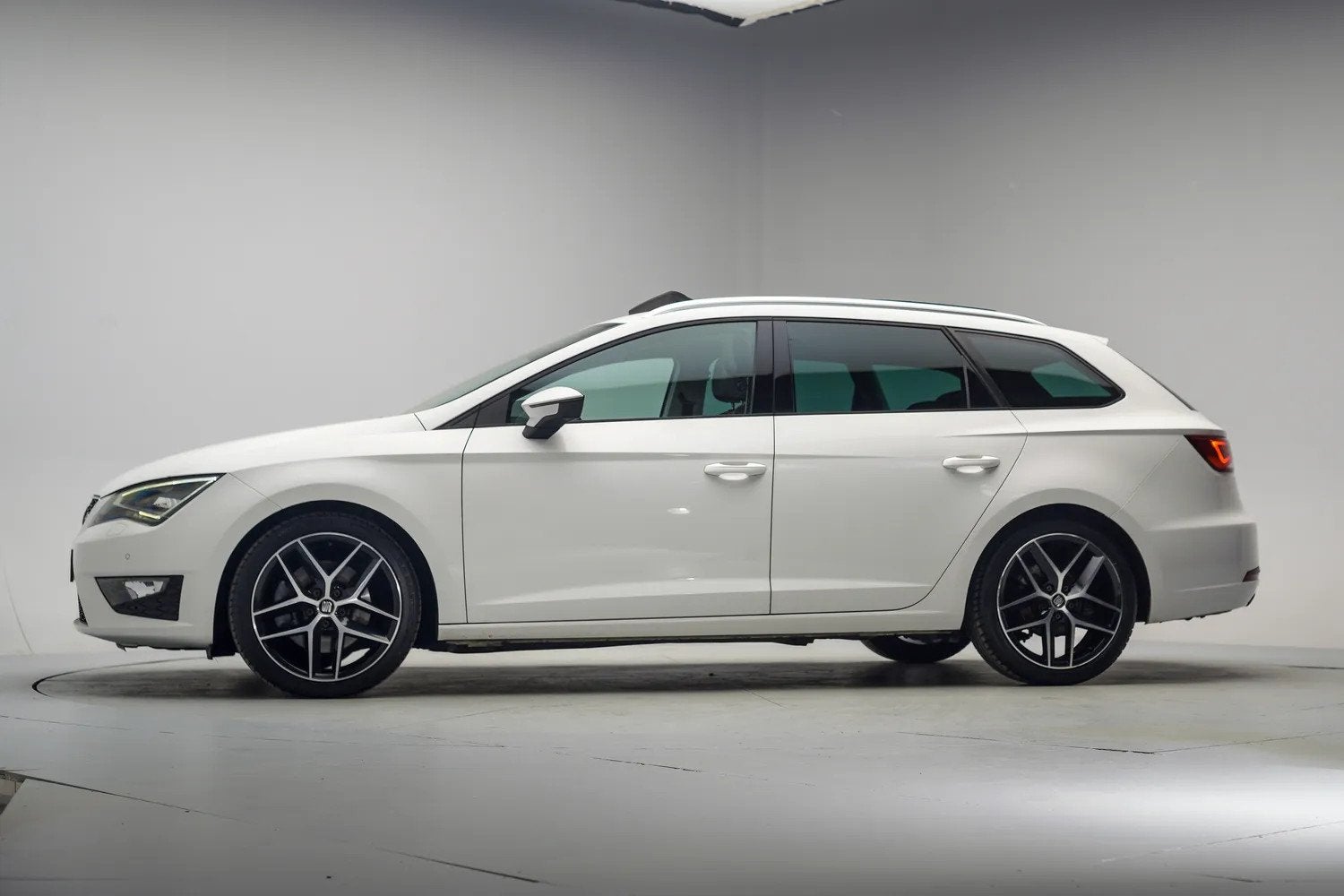 SEAT Leon 1,4 ST Eco TSI FR Aut. [ Navi Clima Schuif/kanteld, Auto's, Gebruikt, 4 cilinders, Leon, Leder