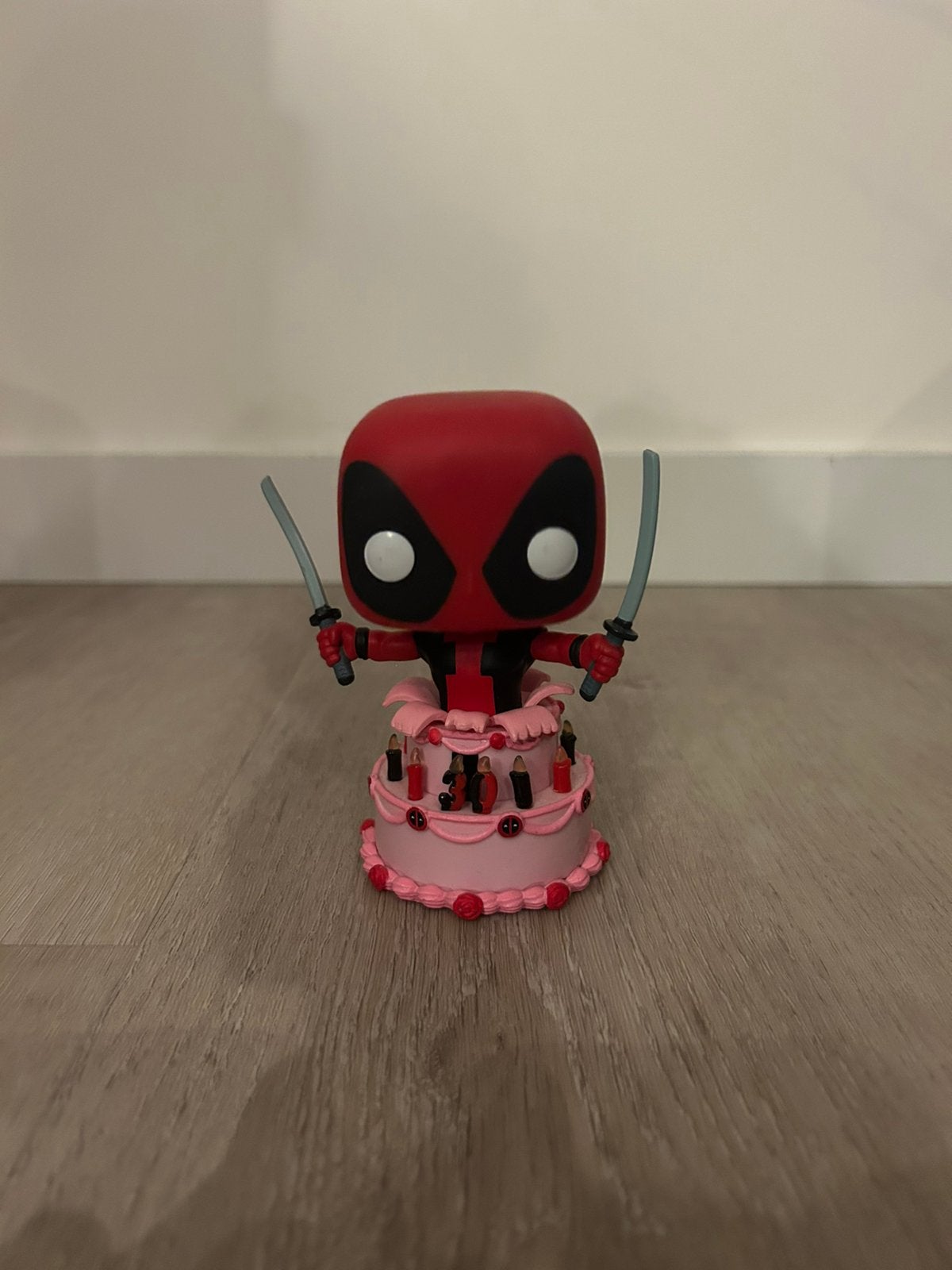 2 verschillende funko pops, Ophalen, Zo goed als nieuw