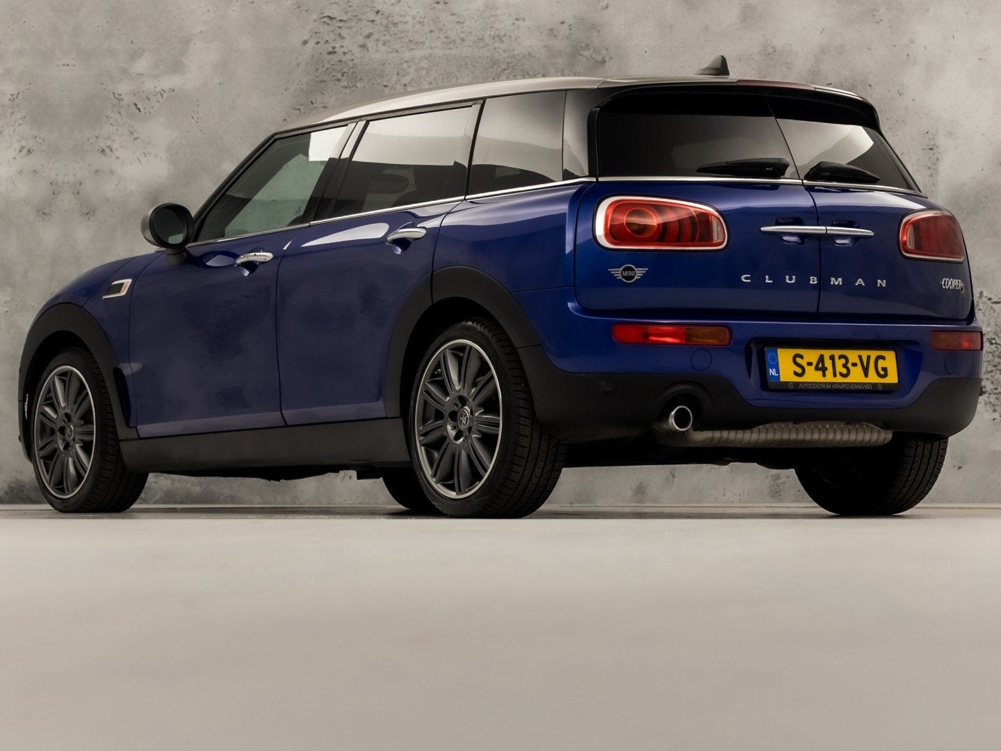 MINI Clubman 1.5 Cooper Chili Automaat (GROOT NAVI, CLIMATE,, 12 maanden, Blauw, Leder en Stof, 3 cilinders