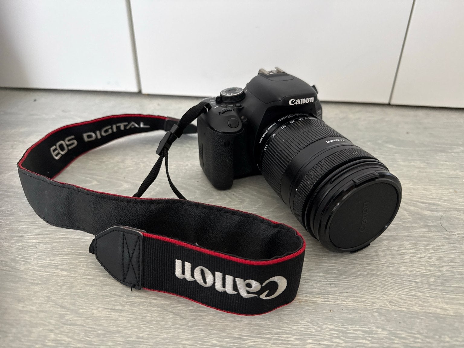 Canon EOS 600D + 18-135mm lens + 430EX II flitser + tassen, Ophalen, Gebruikt, Canon, Geen optische zoom