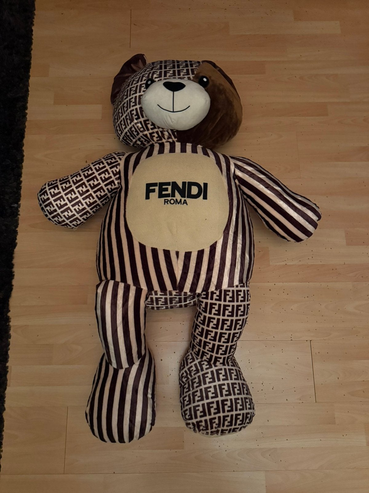 Grote Fendi Beer, Ophalen, Zo goed als nieuw, Stoffen beer, Overige merken