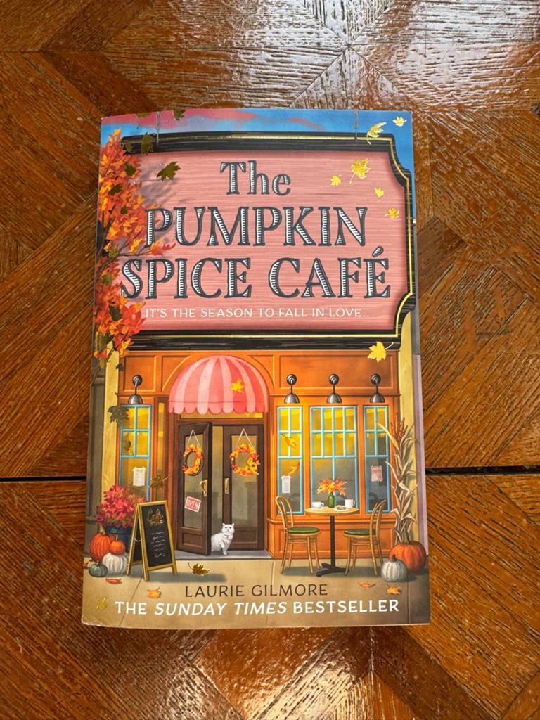 The Pumpkin Spice Café - Laurie Gilmore (Engels), Ophalen of Verzenden, Zo goed als nieuw, Europa overig