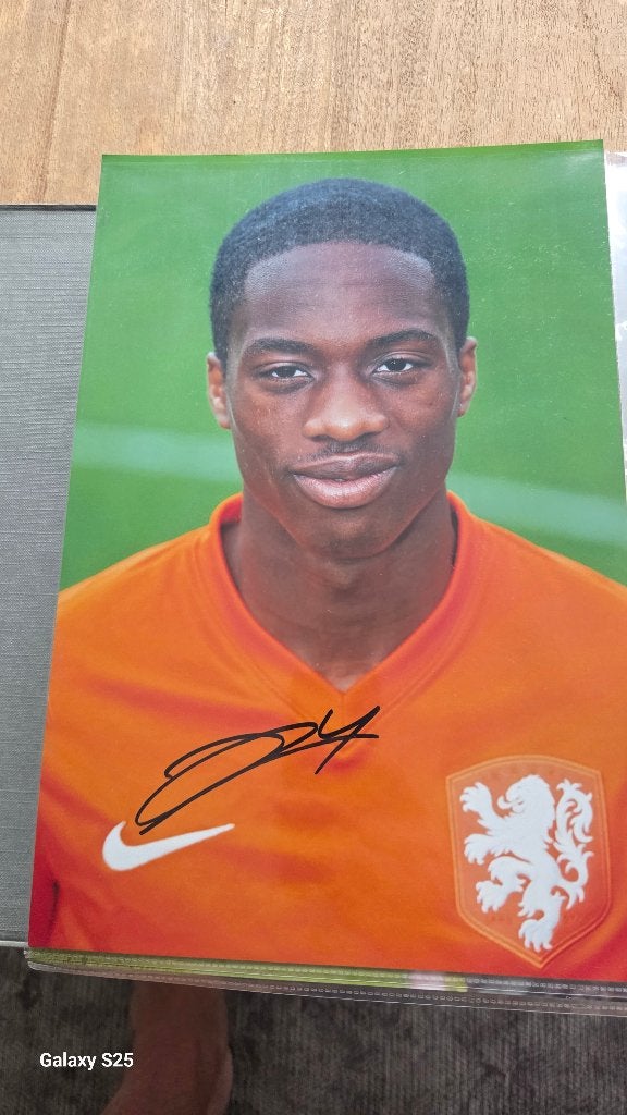 20x30cm foto originele handtekening Kongolo Oranje WK, Verzamelen, Ophalen of Verzenden, Zo goed als nieuw, Overige binnenlandse clubs