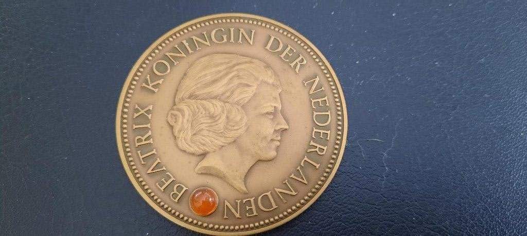Penning Inhuldiging Koningin Beatrix 30 april 1980, Postzegels en Munten, Penningen en Medailles, Ophalen of Verzenden, Brons