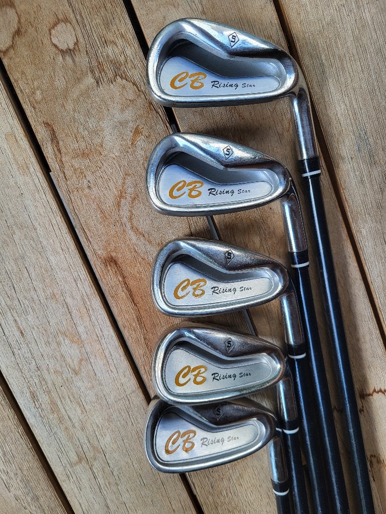 Foto 12 van Rechtshandige beginners golfset of oefenset voor op de baan