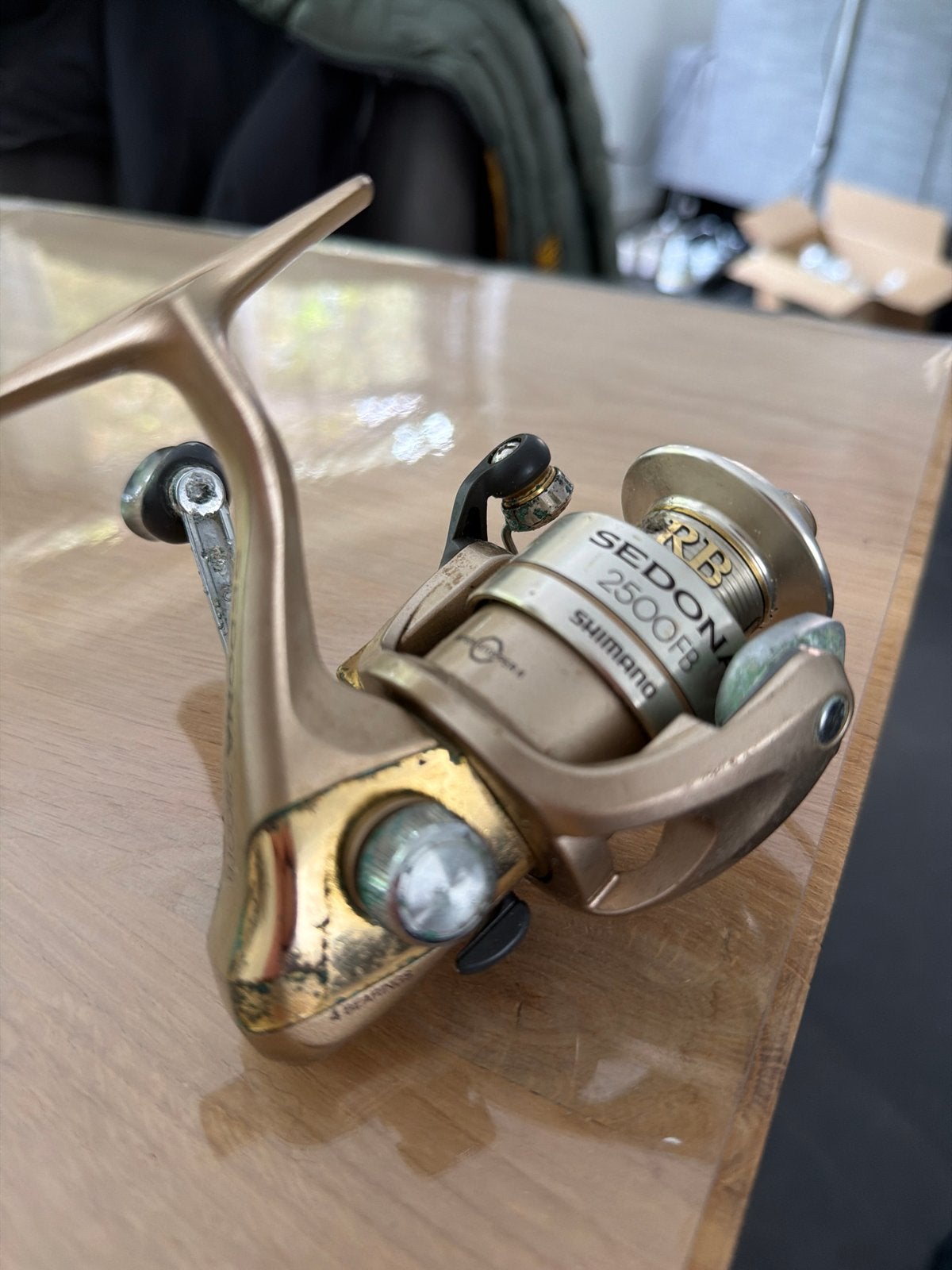 Gebruikte Shimano Sedona 2500FB Vis molen, Watersport en Boten, Ophalen of Verzenden, Gebruikt, Molen