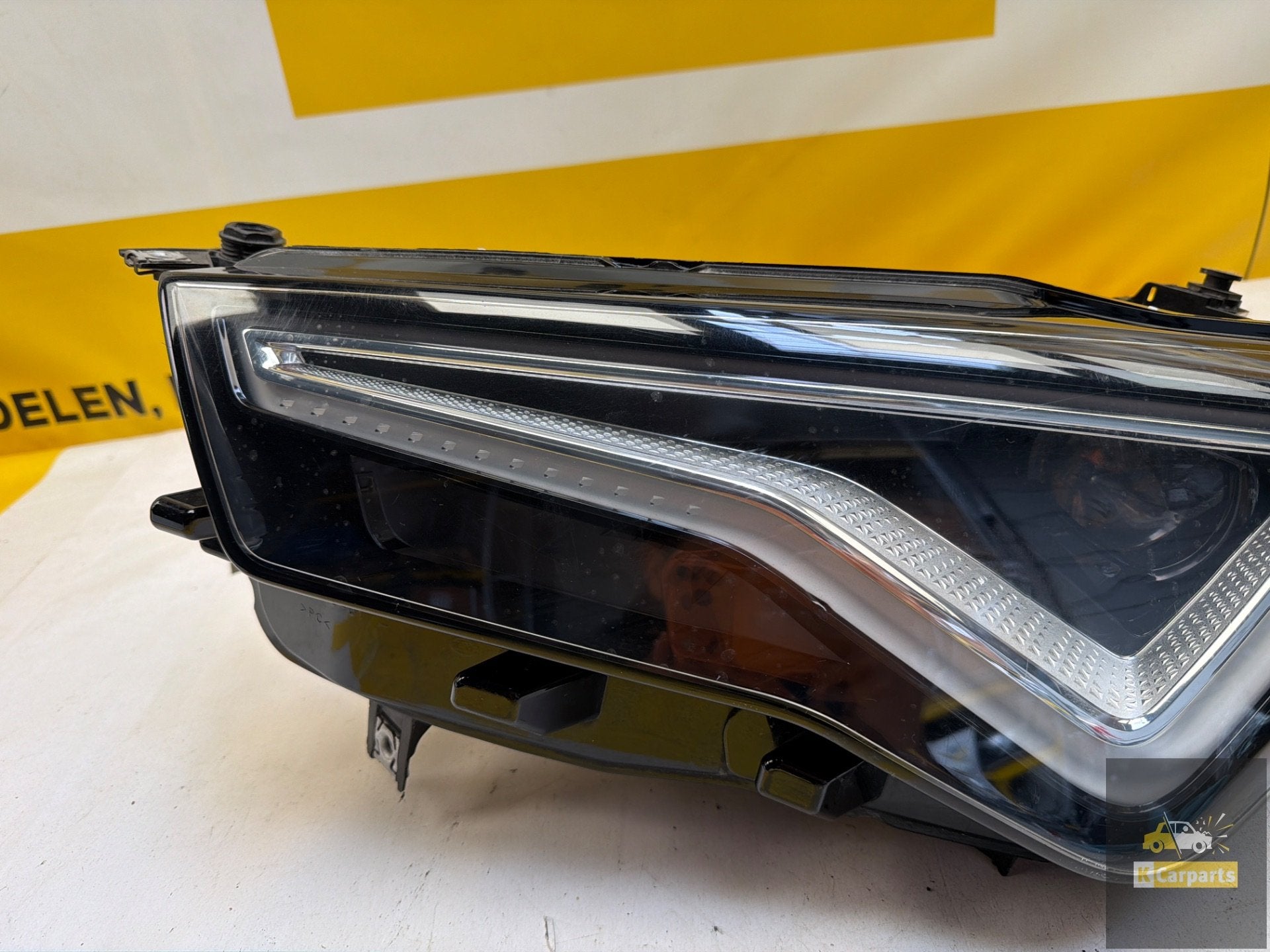 Koplamp Seat Ateca 575 Facelift Voll LED Links 576941031B, Gebruikt, Autovia A-2, Km 585 585
08760  Martorell, ES, Ophalen of Verzenden