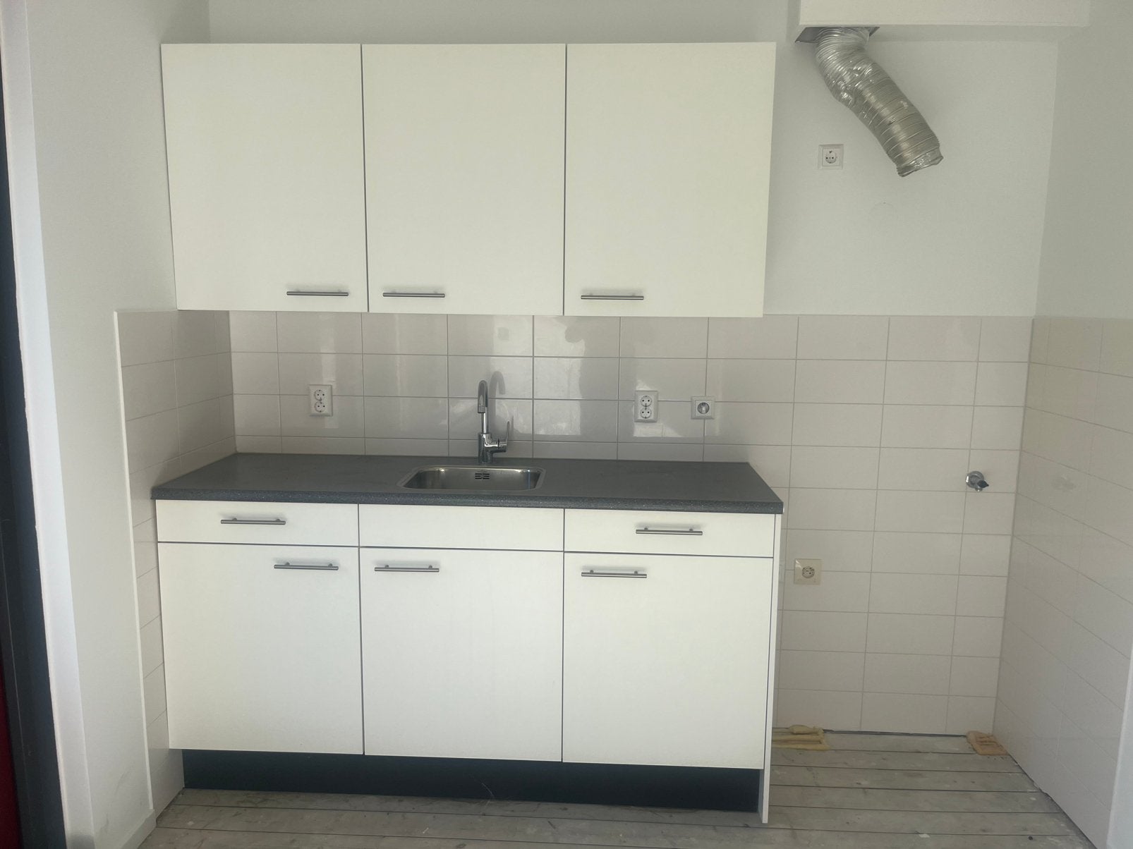 Nette complete keuken / keukenblok met bovenkasten, Ophalen, Wit, Enkelwandige keuken, Zo goed als nieuw