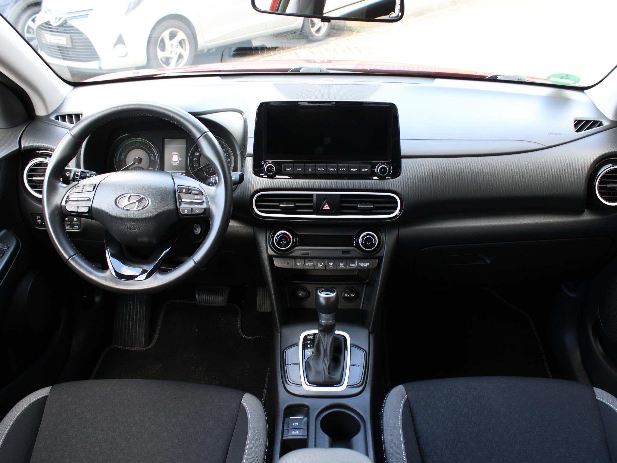 Foto 7 van Hyundai Kona 1.6 GDI HEV Comfort | APPLE CARPLAY | ACHTERUIT