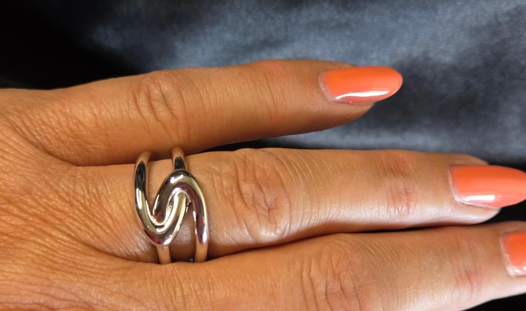 Prachtige v vorm zilveren ring. 2026/276., 18 tot 19, ., Nieuw, Ophalen of Verzenden