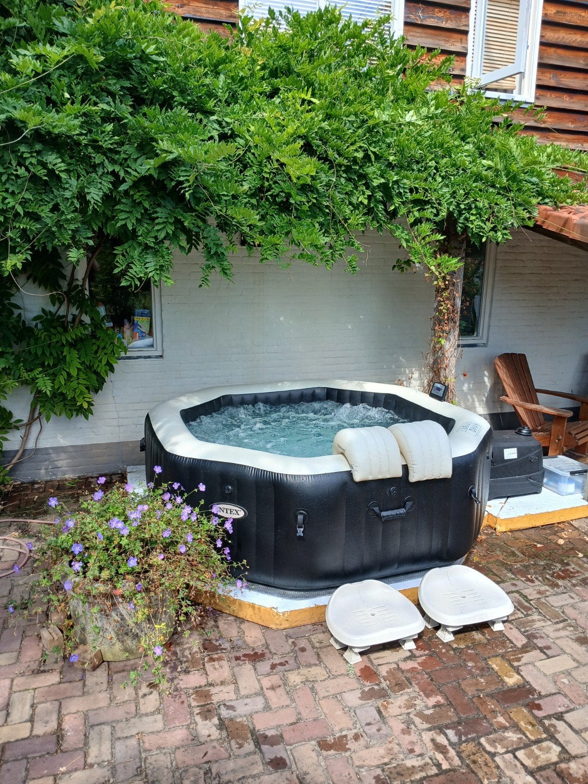 Intex  opblaasbare 6 persoons jacuzzi, Ophalen, Zo goed als nieuw, Filter, Opblaasbaar