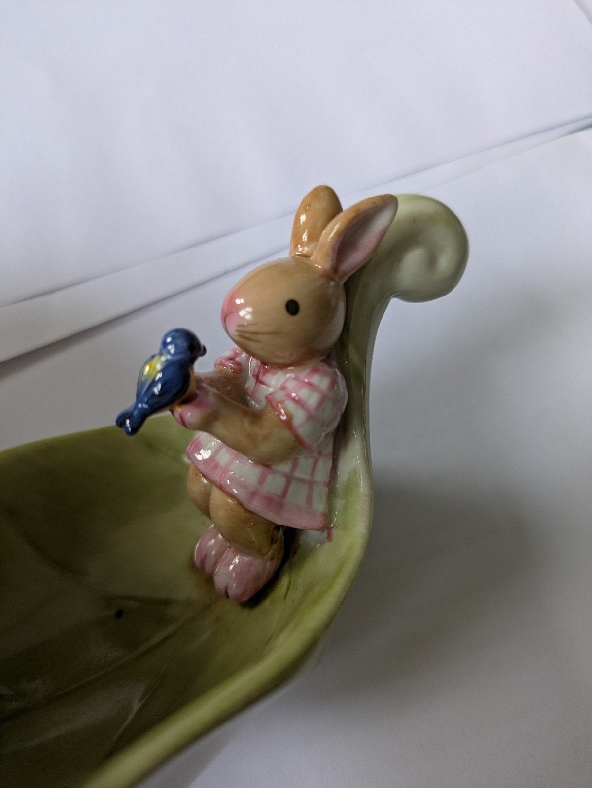 Villeroy & Boch Paashaasje met vogel op blad schaaltje, Verzamelen, Poppetjes en Figuurtjes, Ophalen of Verzenden, Zo goed als nieuw