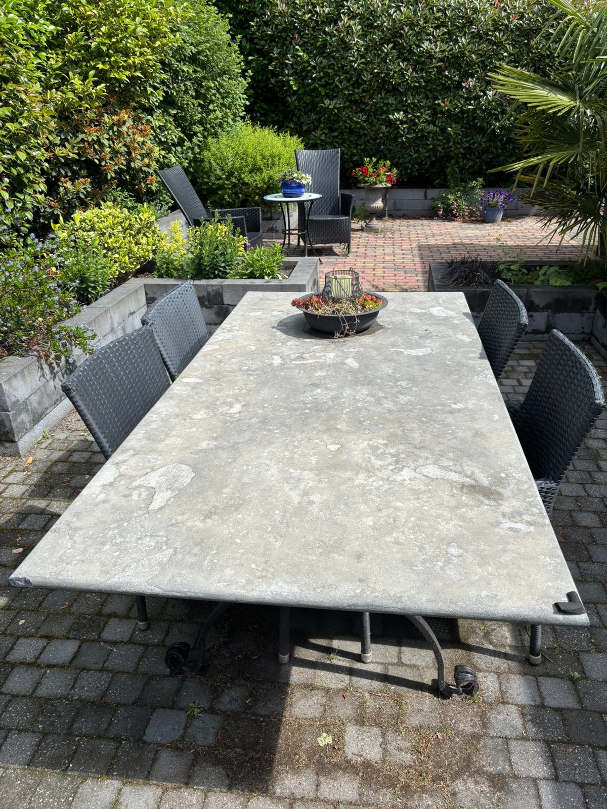 Natuurstenen tuintafel met gietijzeren onderstel, Tuin en Terras, Tuintafels, Ophalen, Gebruikt, Rechthoekig, Overige materialen