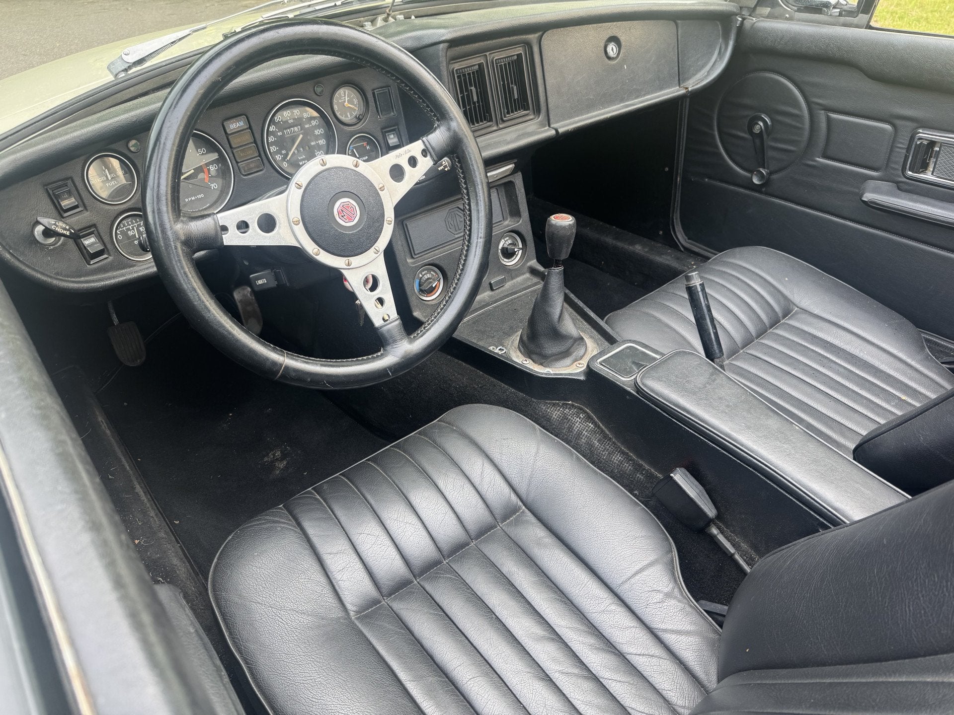 MG B 1.8 CABRIO, PROFESSIONEEL GERESTAUREERD (bj 1979), Auto's, Oldtimers, Achterwielaandrijving, Cabriolet, Wit, Bedrijf