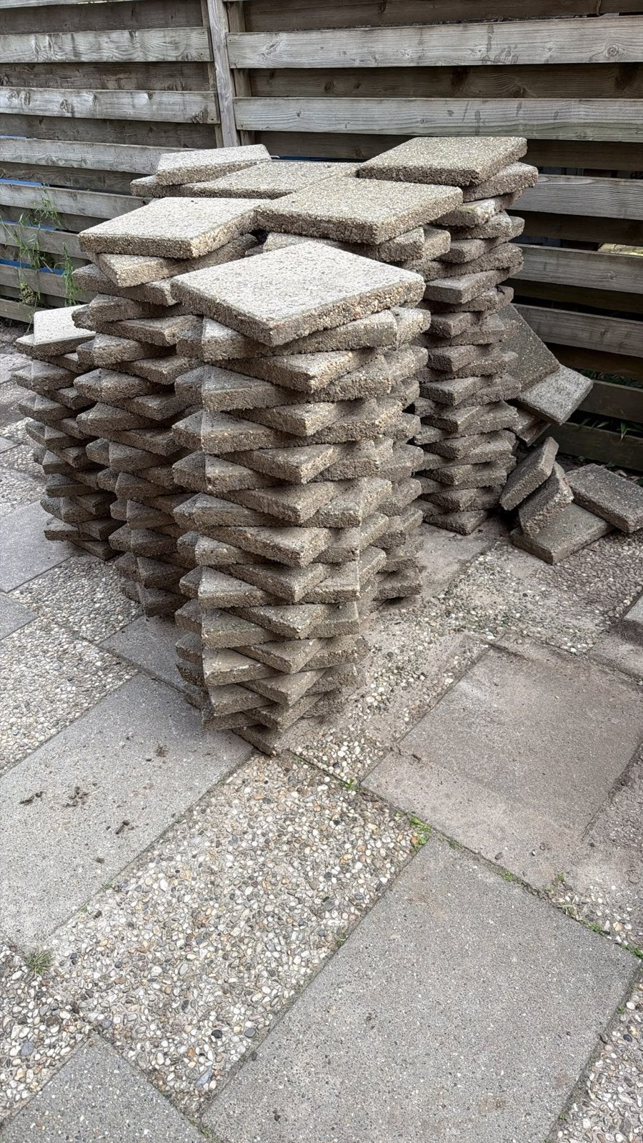 Gebruikte terrastegels - 10 m² of meer GRATIS, Tuin en Terras, Ophalen, Gebruikt, 10 m² of meer, Beton