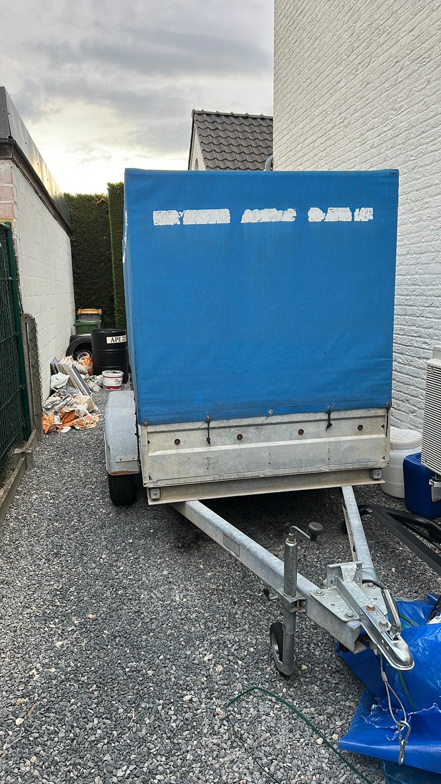 Dubbelasser met huif, Ophalen