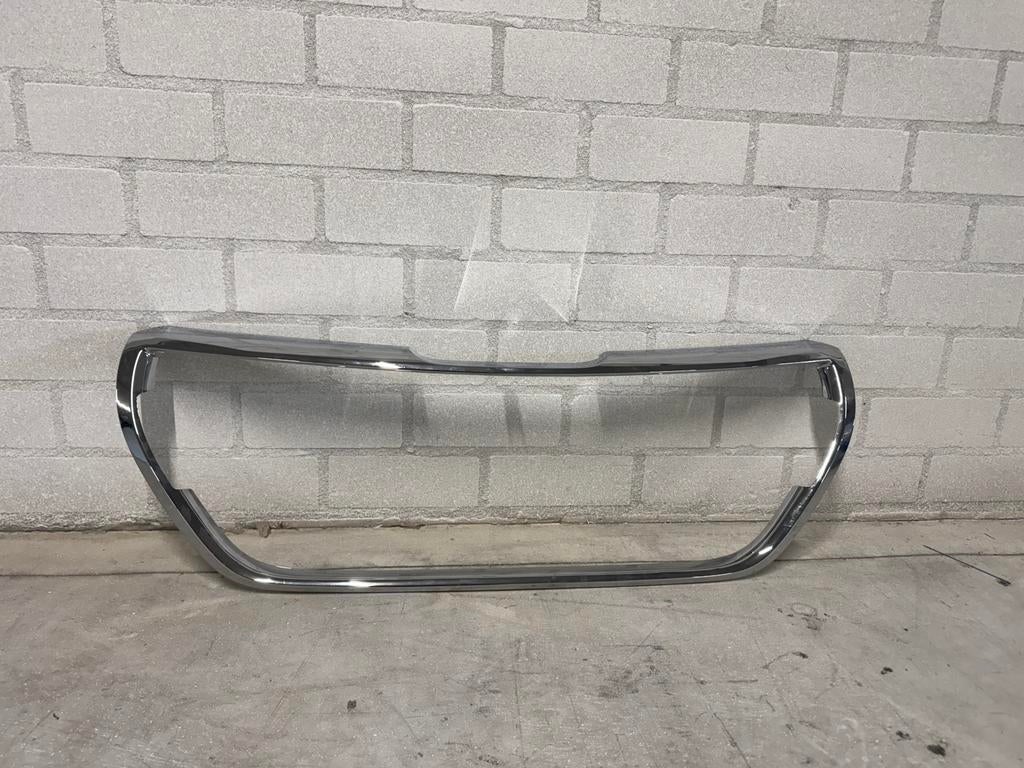 Nieuwe Grille Frame CHROOM voor Peugeot 208 (2015-2019), Voor, Nieuw, Ophalen of Verzenden, Bumper