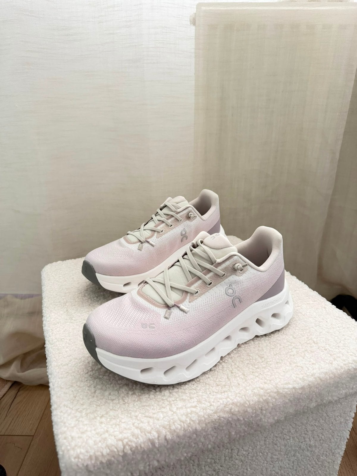 On Cloudtilt, Kleding | Dames, Schoenen, Nieuw, Ophalen of Verzenden, Sneakers of Gympen, Roze