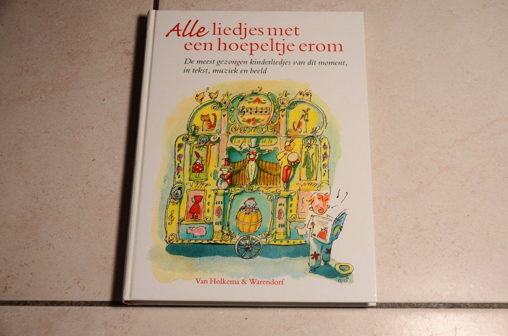 Alle liedjes met een hoepeltje erom met notenschrift, Boeken, Ophalen of Verzenden, Zo goed als nieuw, Fictie algemeen, Voorleesboek