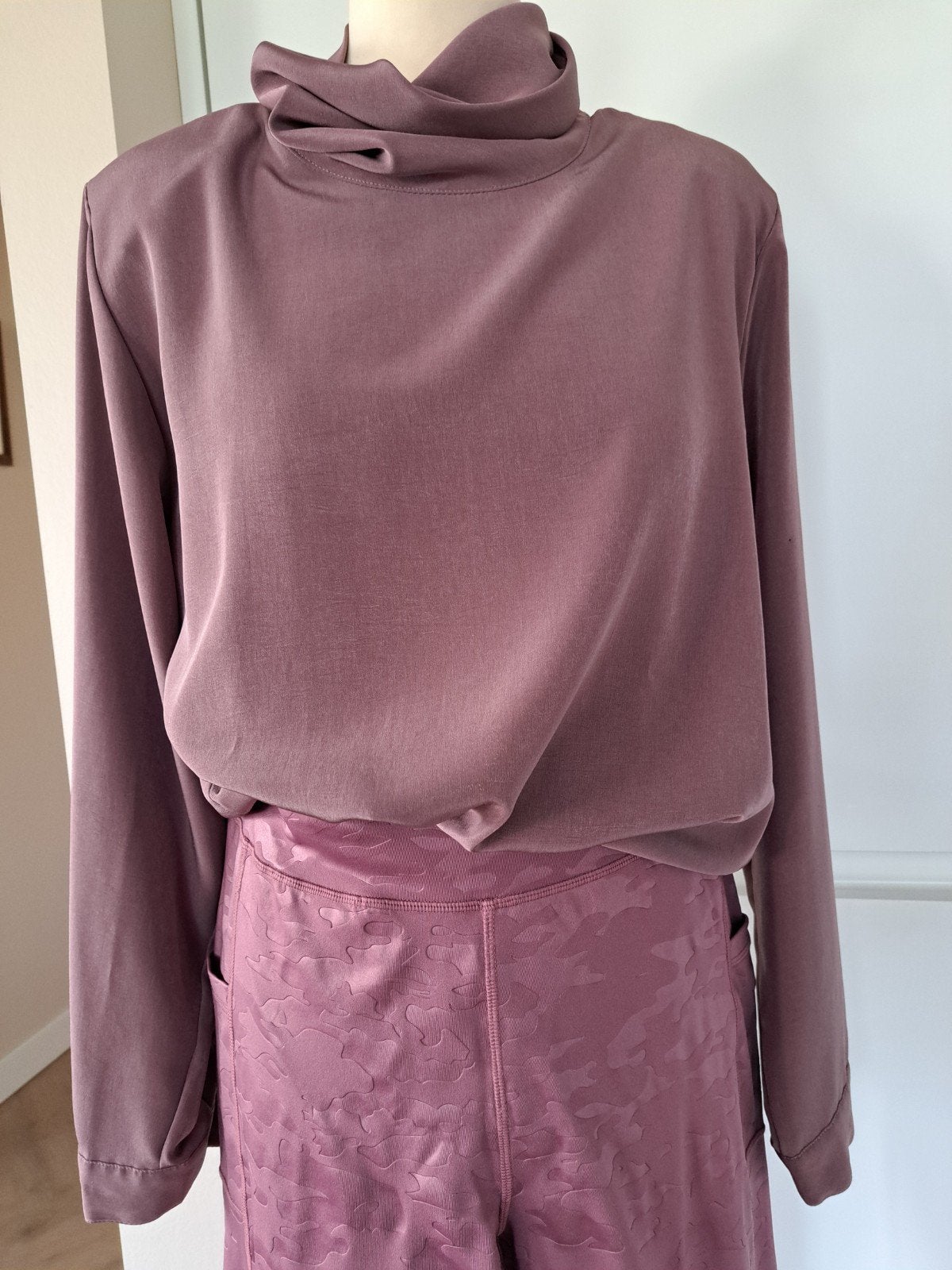 Comfortabele broek en blouse set in paars, Kleding | Dames, Broeken en Pantalons, Paars, Maat 46/48 (XL) of groter, Ophalen of Verzenden