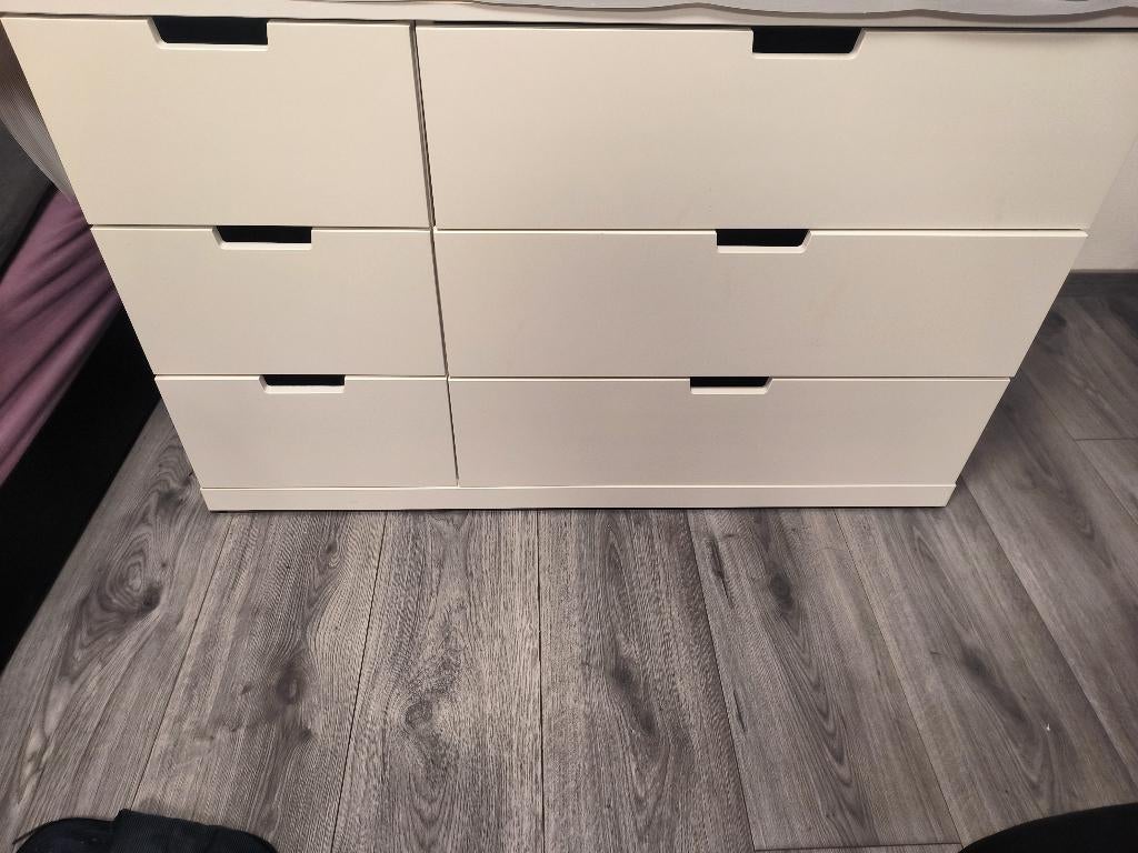White Ikea Comode and desk & coat hanger and office chair, Ophalen, 100 tot 150 cm, Zo goed als nieuw, Minder dan 100 cm