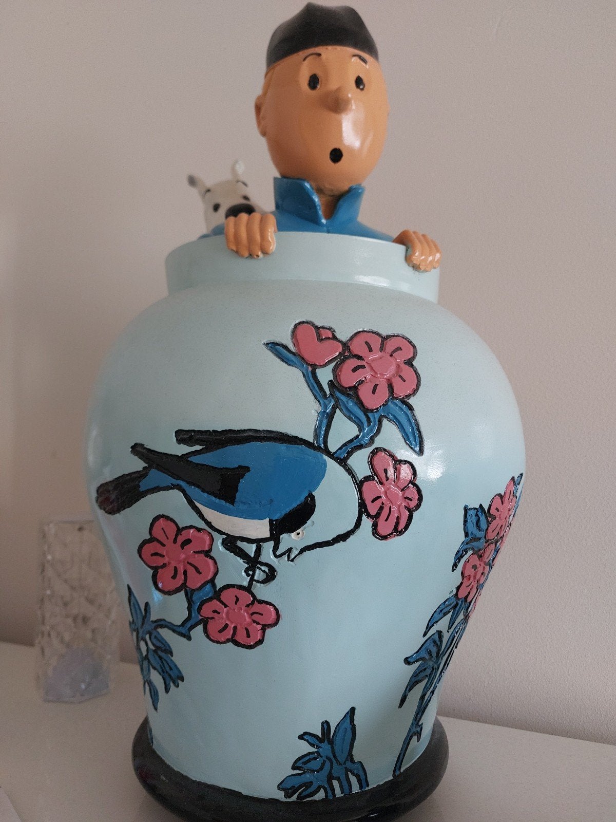 kuifje en Bobbie in de vaas 45 cm hoog.Geheel van hout, Verzamelen, Ophalen, Kuifje, Nieuw, Beeldje of Figuurtje