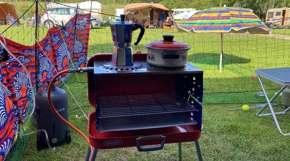 Cramer gasbarbecue met kookplaat en gasfles, Caravans en Kamperen, Ophalen of Verzenden, Gebruikt