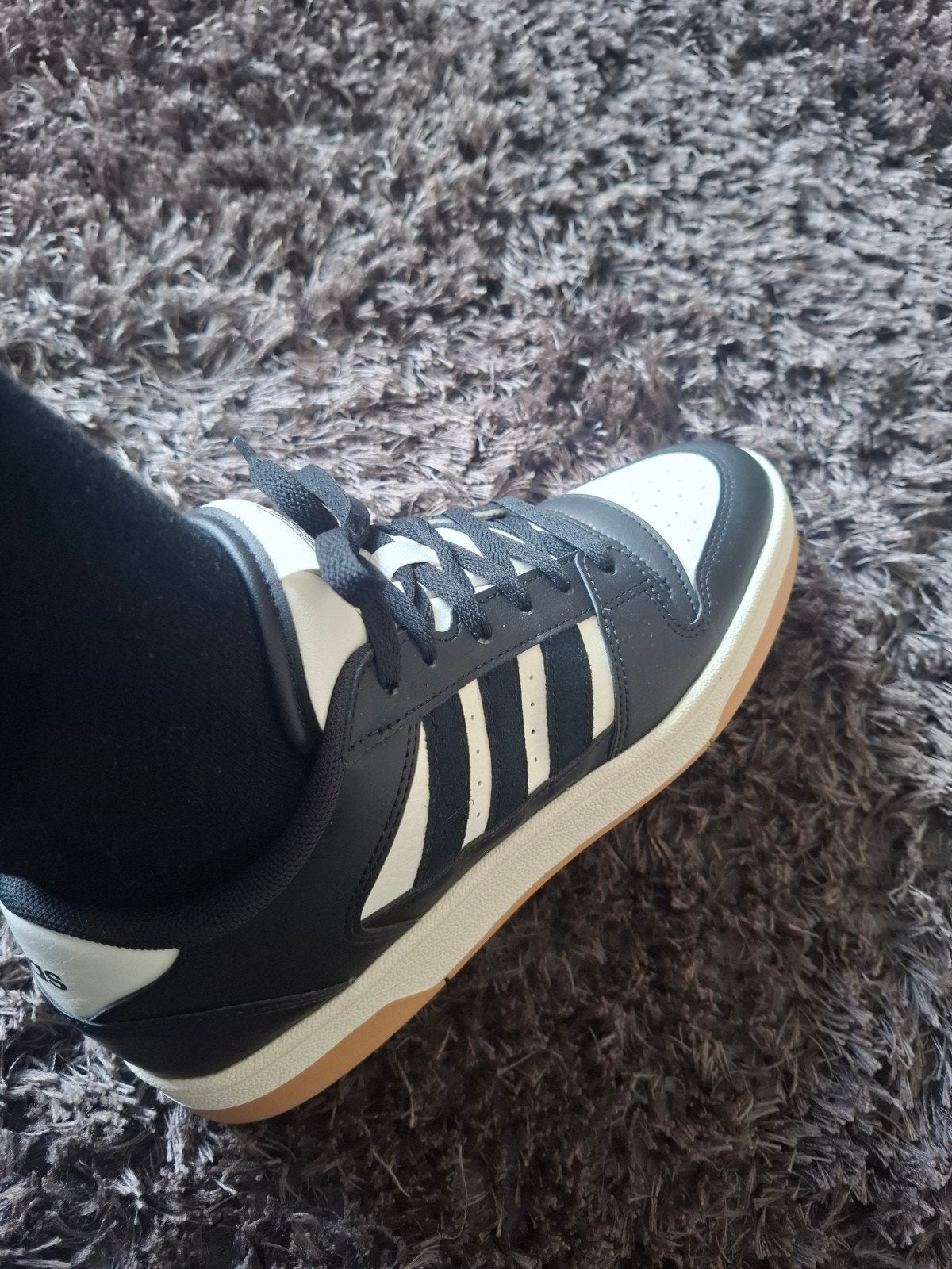 Nieuwe Adidas sneakers universeel  Mt 40 in doos van  Haren, Adidas, Zwart, Nieuw, Ophalen of Verzenden