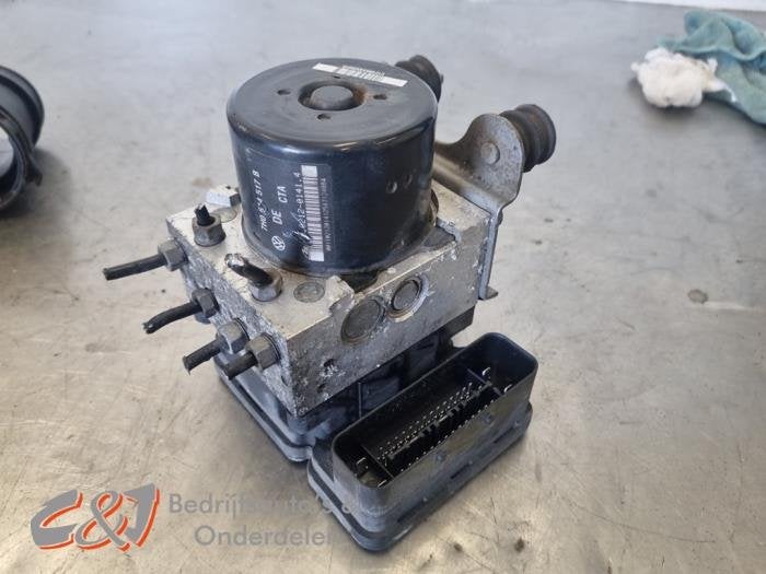 ABS Pomp van een Volkswagen Transporter, Gebruikt, -, Volkswagen, -