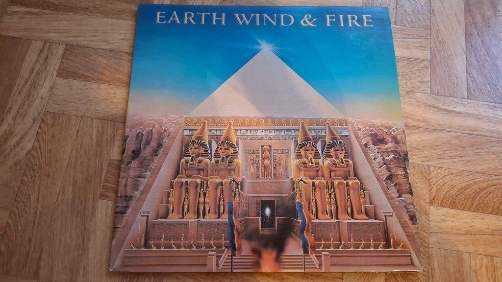 LP - Earth, Wind & Fire – All 'N All (Mét poster), LP, Gebruikt, Funk, Ophalen of Verzenden