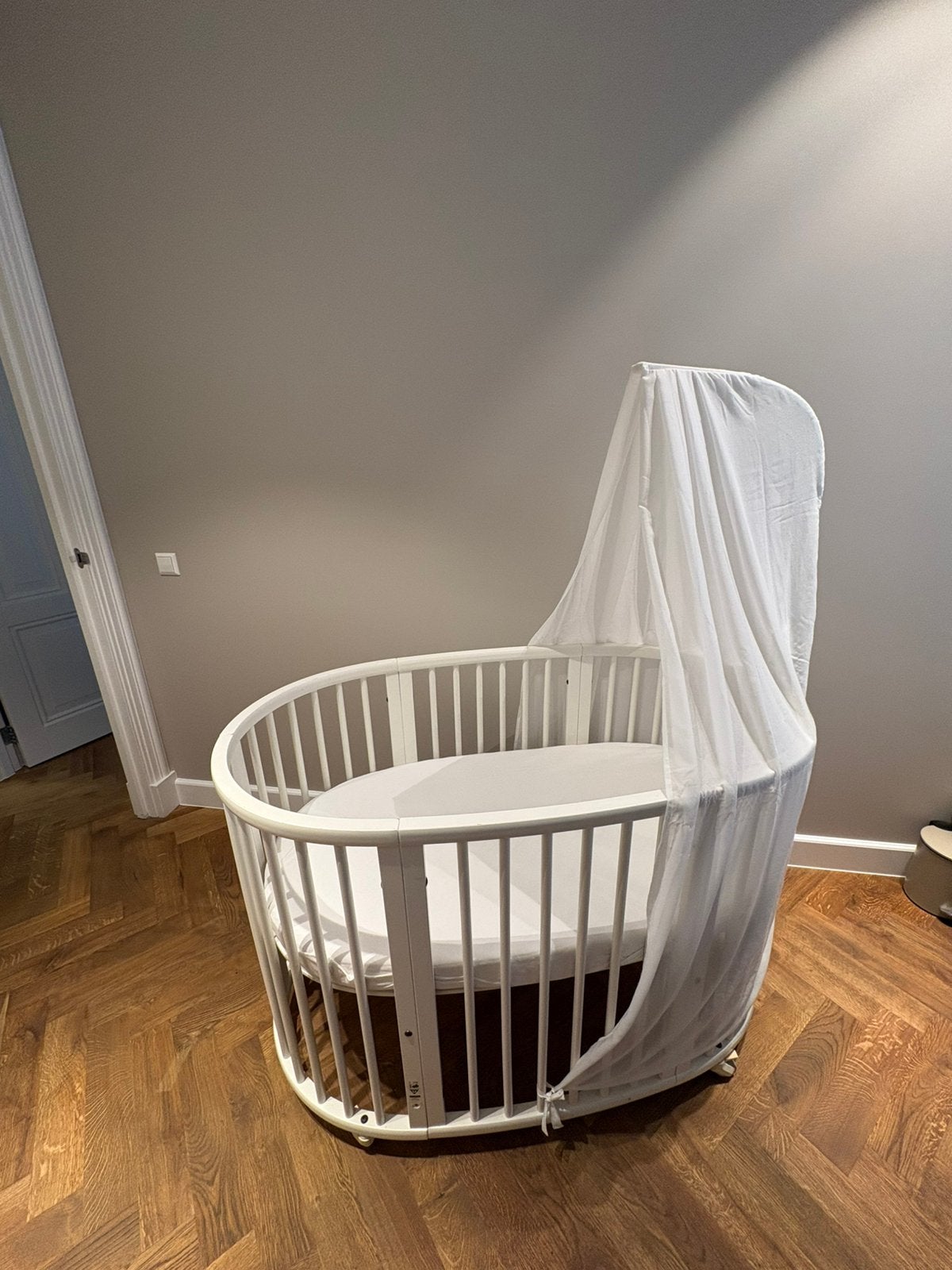 Stokke Sleepi V2 baby + toddler bed, Ophalen, Zo goed als nieuw, Minder dan 140 cm, 70 tot 85 cm