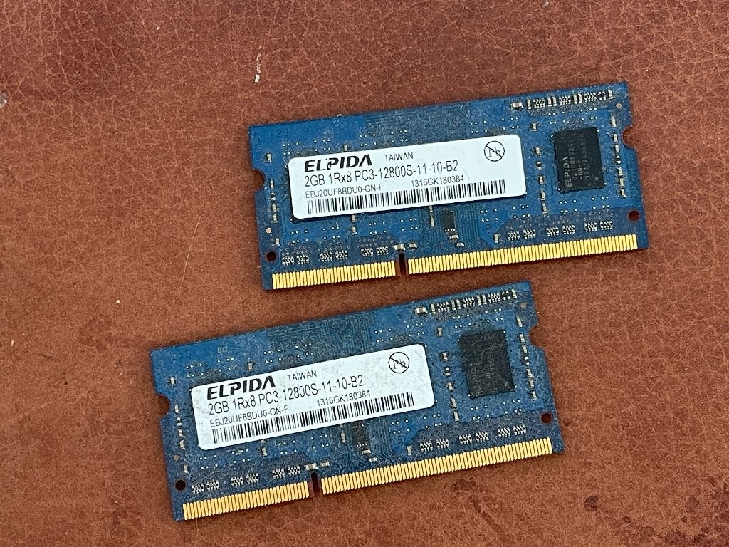 2 x 2GB 1Rx8 PC3-12800S-11-10-B2 Elpida Sodimm geheugen, Gebruikt, DDR3, Ophalen of Verzenden, 2 GB