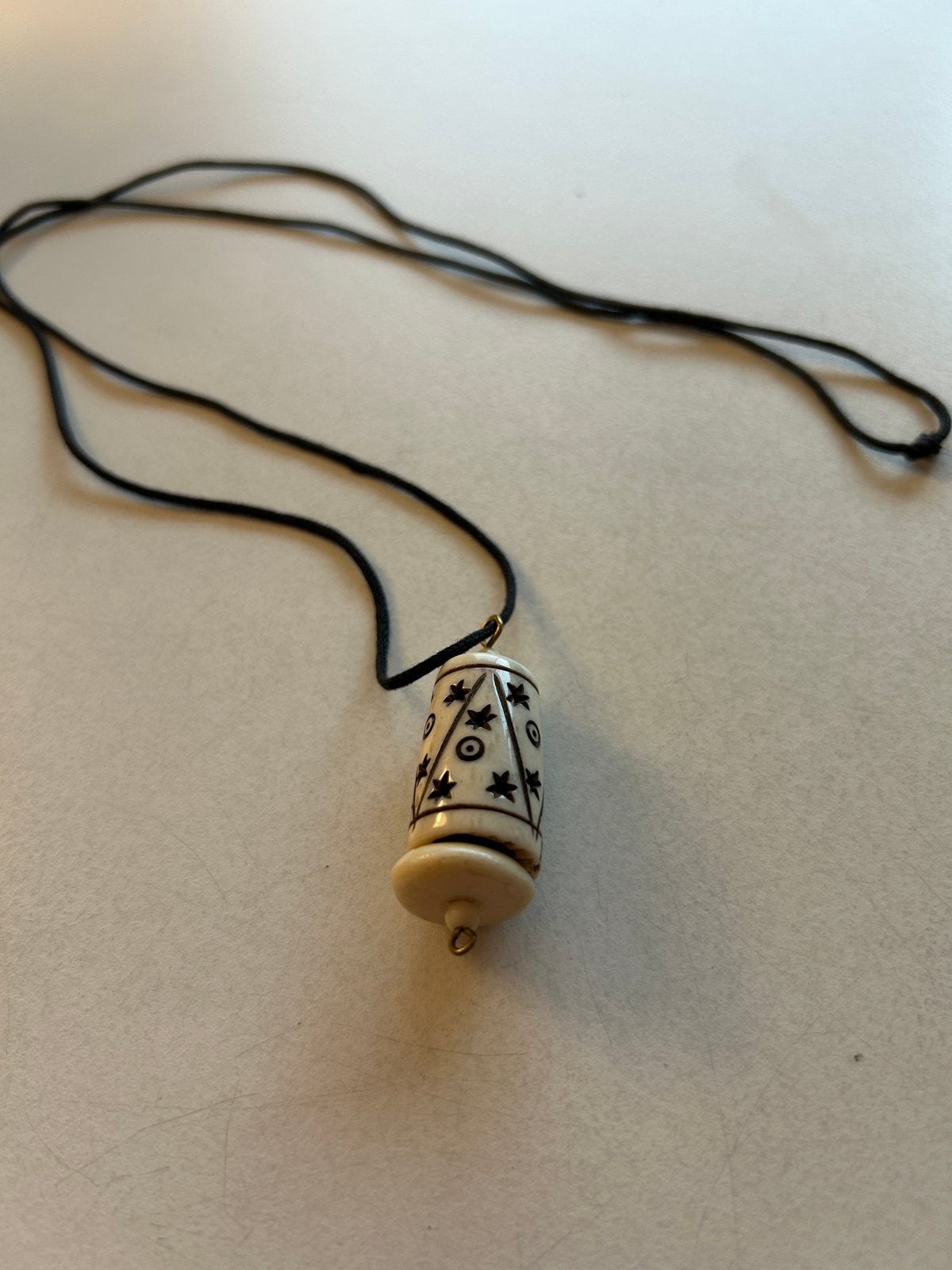 Hanger uit Tibet, Gebruikt, Zwart, Ophalen of Verzenden, Overige materialen