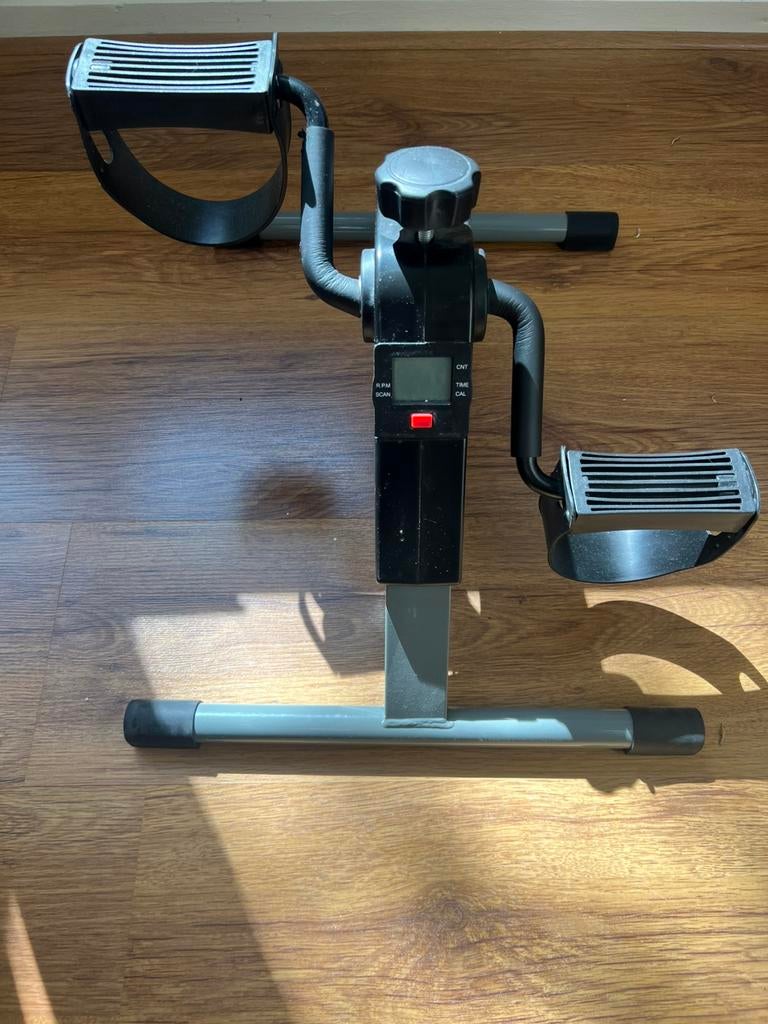 Stoelfiets hand voet trapper mobiliteit revalidatie, Ophalen of Verzenden, Zo goed als nieuw