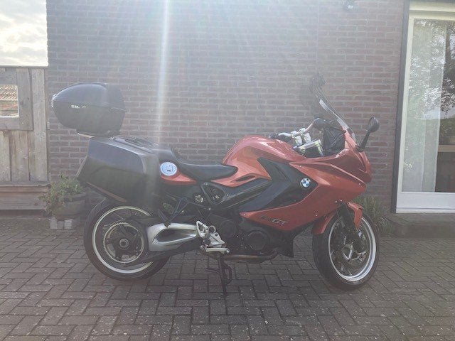 Te koop BMW F800GT in technisch perfecte staat, 2 cilinders, Occasion, Motorrijbewijs A, Handvatverwarming