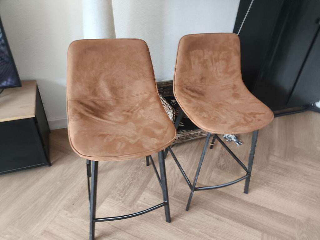 2x barstoelen cognac kleur stalen frame, 2 krukken, Ophalen of Verzenden, 60 tot 90 cm