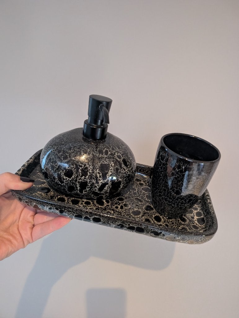 Zeeppomp en beker set, Zo goed als nieuw, Overige merken, Zwart, Zeepdispenser/zeepbakje